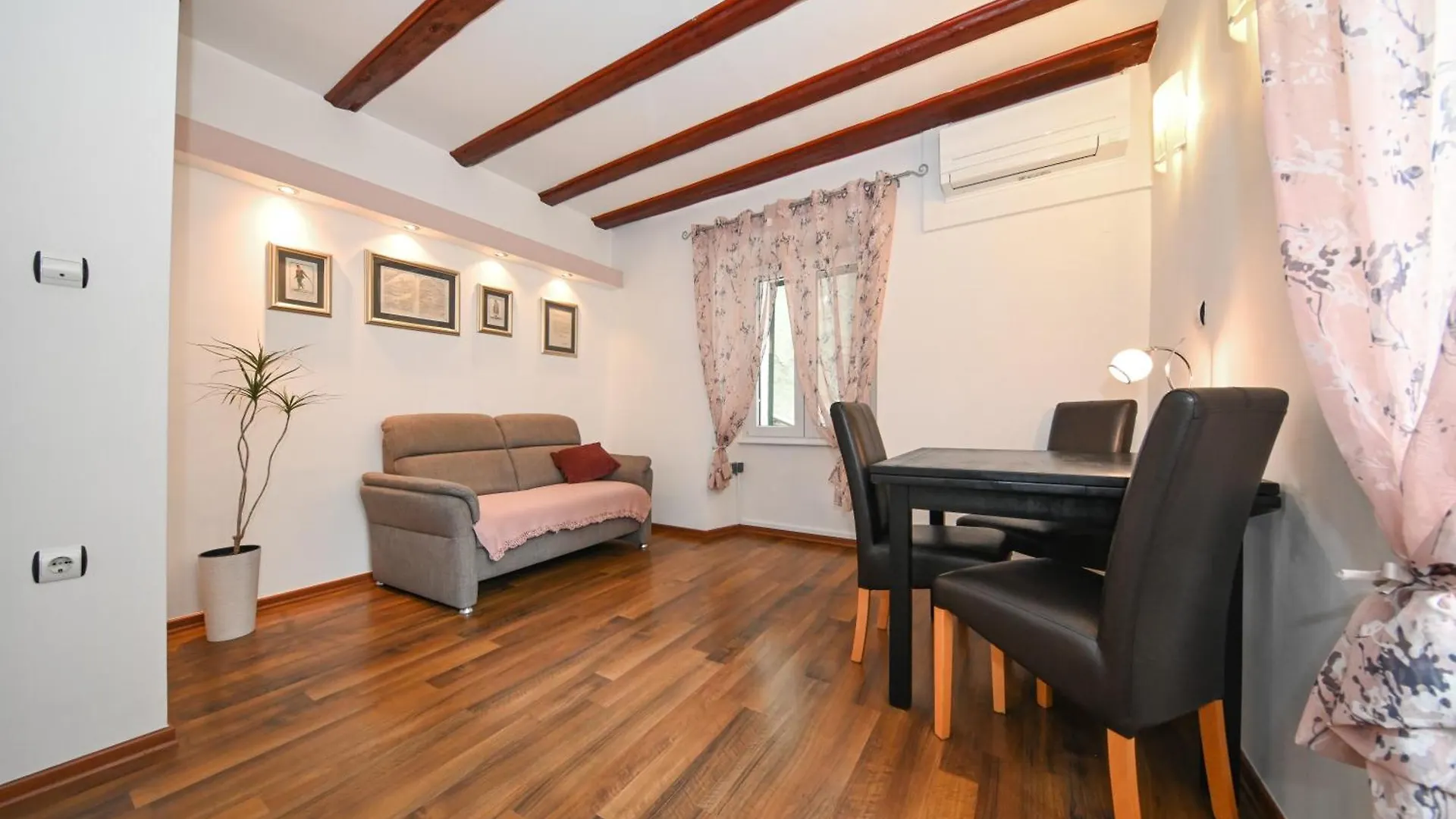 Apartment Aldora Zadar
